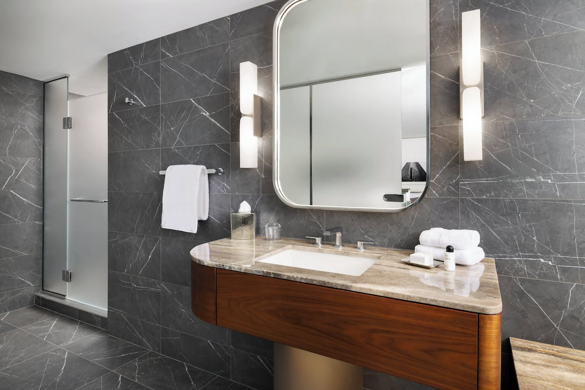 Suíte luxo (Loft) | 1 quarto, roupas de cama premium, edredons de pluma