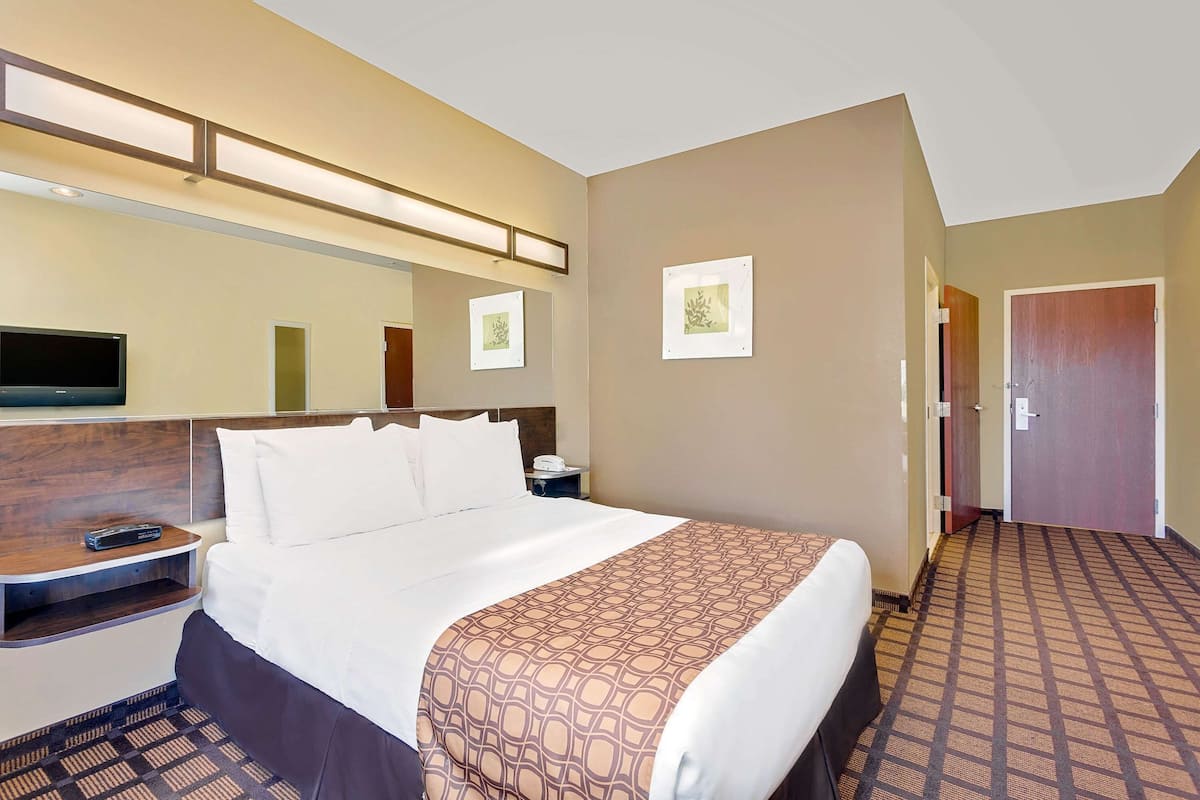 Premium bedding, pillowtop beds, desk, blackout drapes