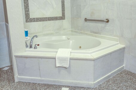 Drury Inn Suites Indianapolis Northeast - Image 56