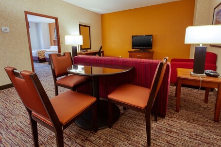 Drury Inn Suites Indianapolis Northeast - Image 38
