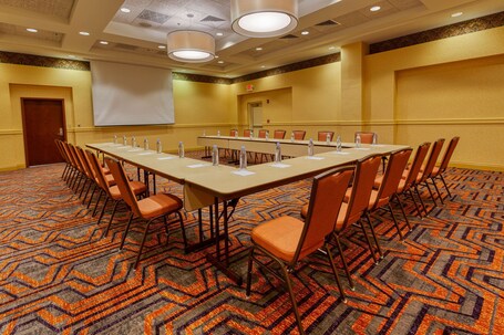 Drury Inn Suites Indianapolis Northeast - Image 29