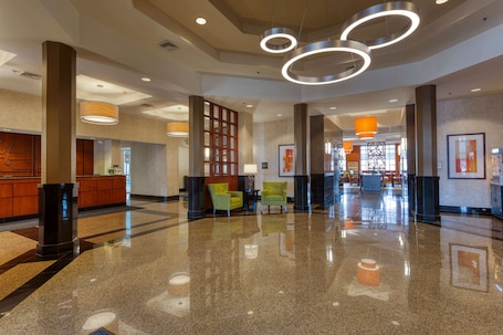 Lobby. Drury Inn & Suites Indianapolis Northeast