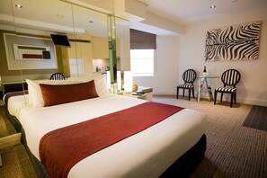 豪華開放式客房 | 高級寢具、書桌、隔音、熨斗/熨衫板