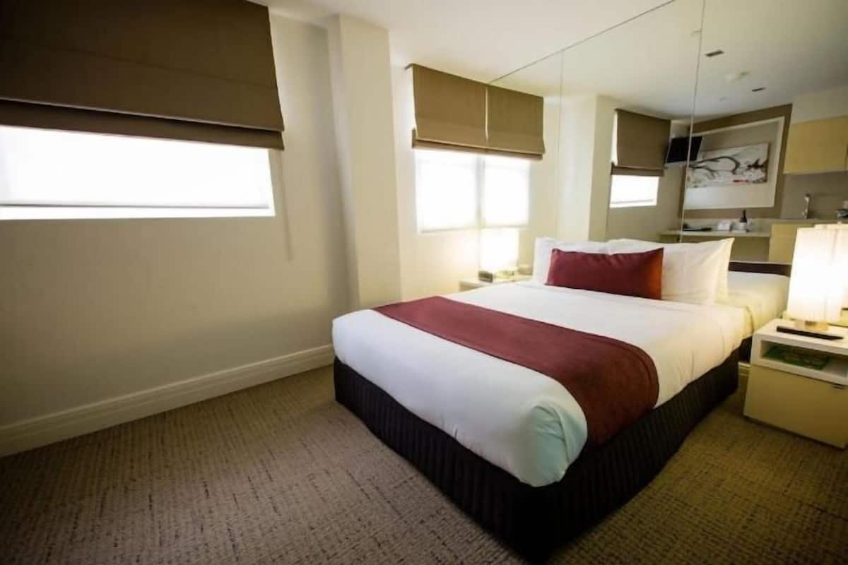 2 habitaciones, ropa de cama de alta calidad y escritorio