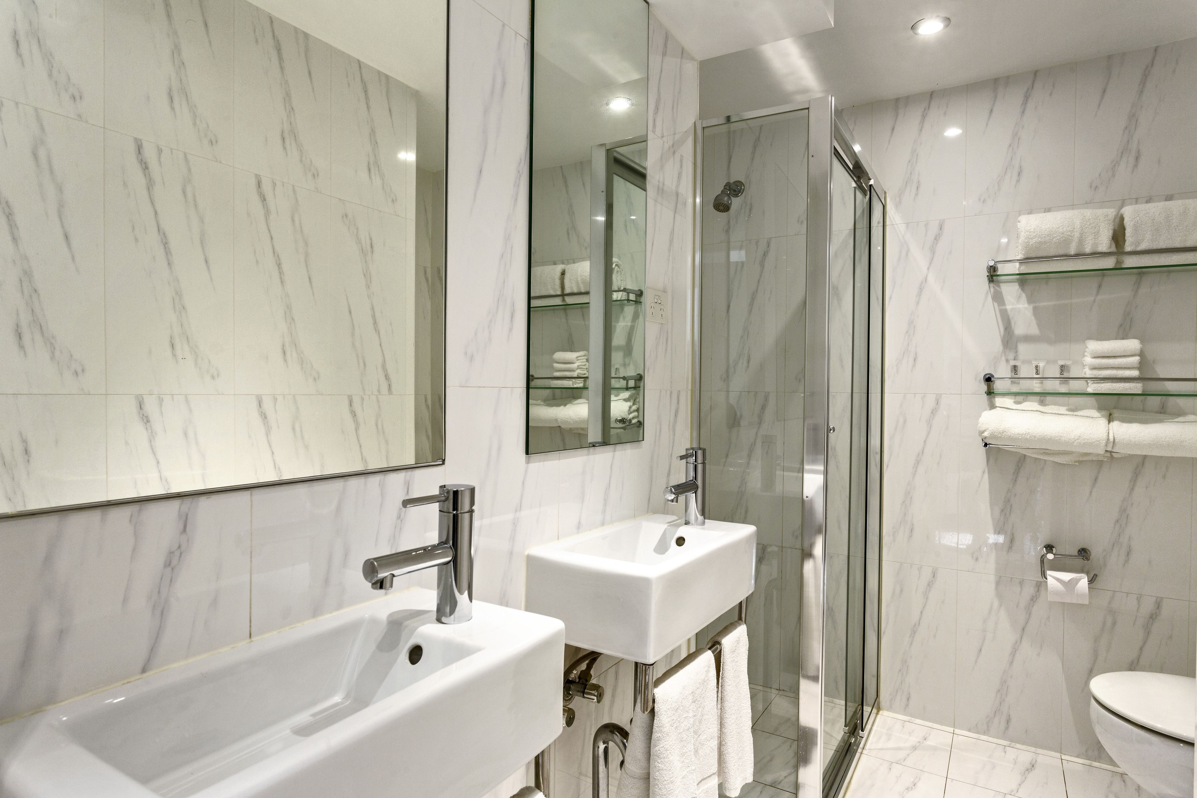 one bedroom open plan | bathroom | shower, free toiletries, hair dryer, towels