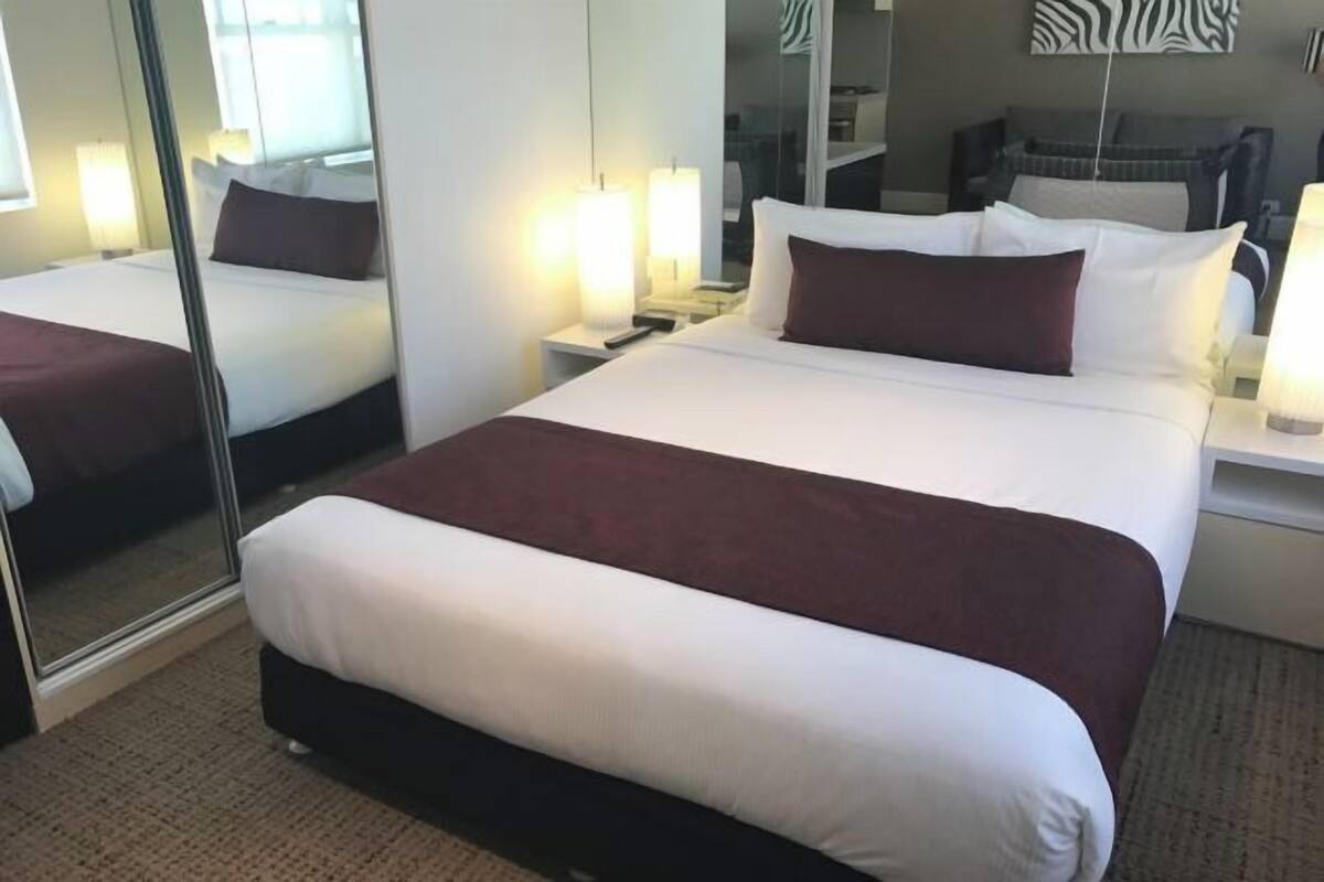 2 habitaciones, ropa de cama de alta calidad y escritorio