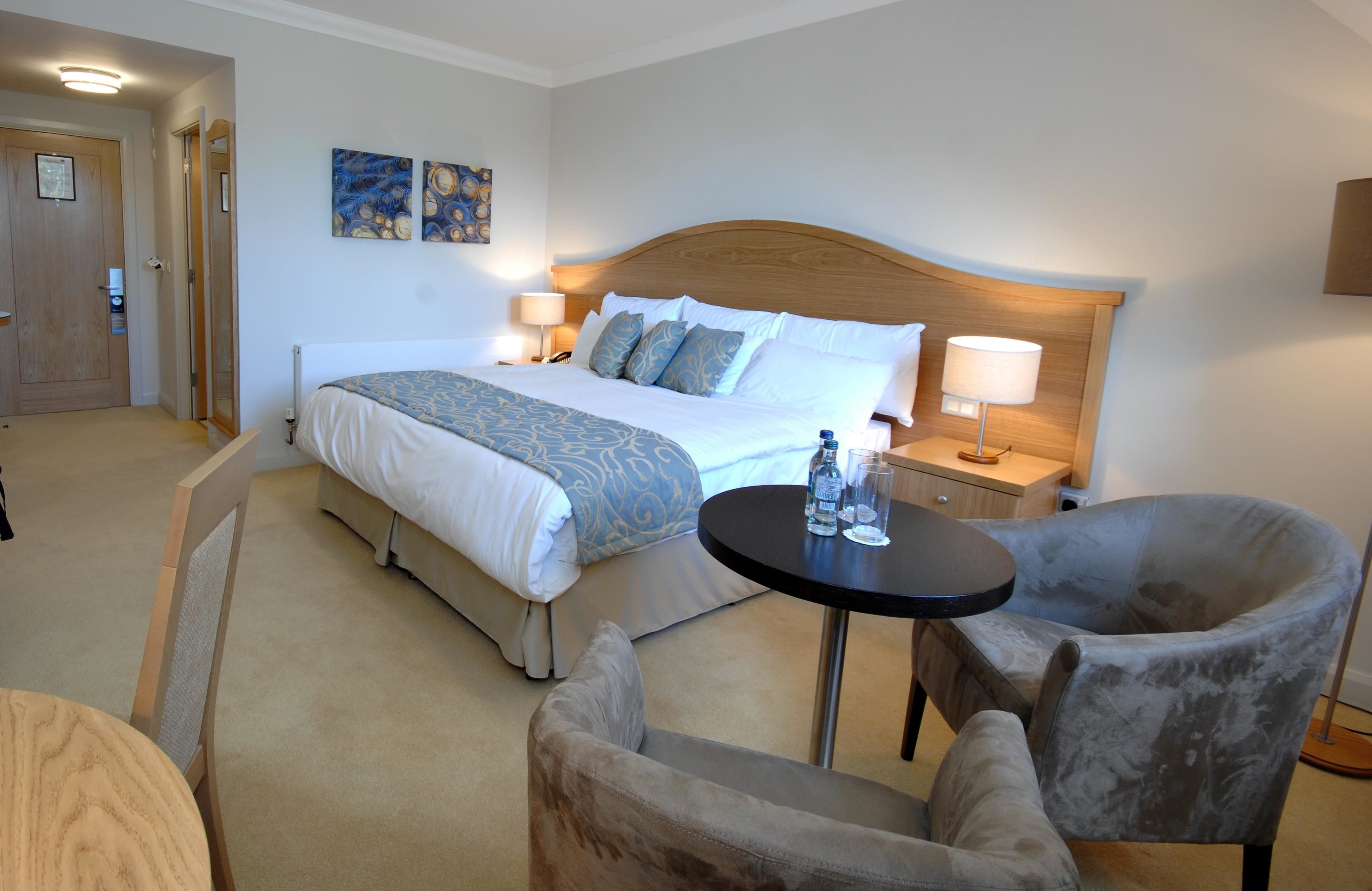 in-room safe, desk, laptop workspace, blackout curtains