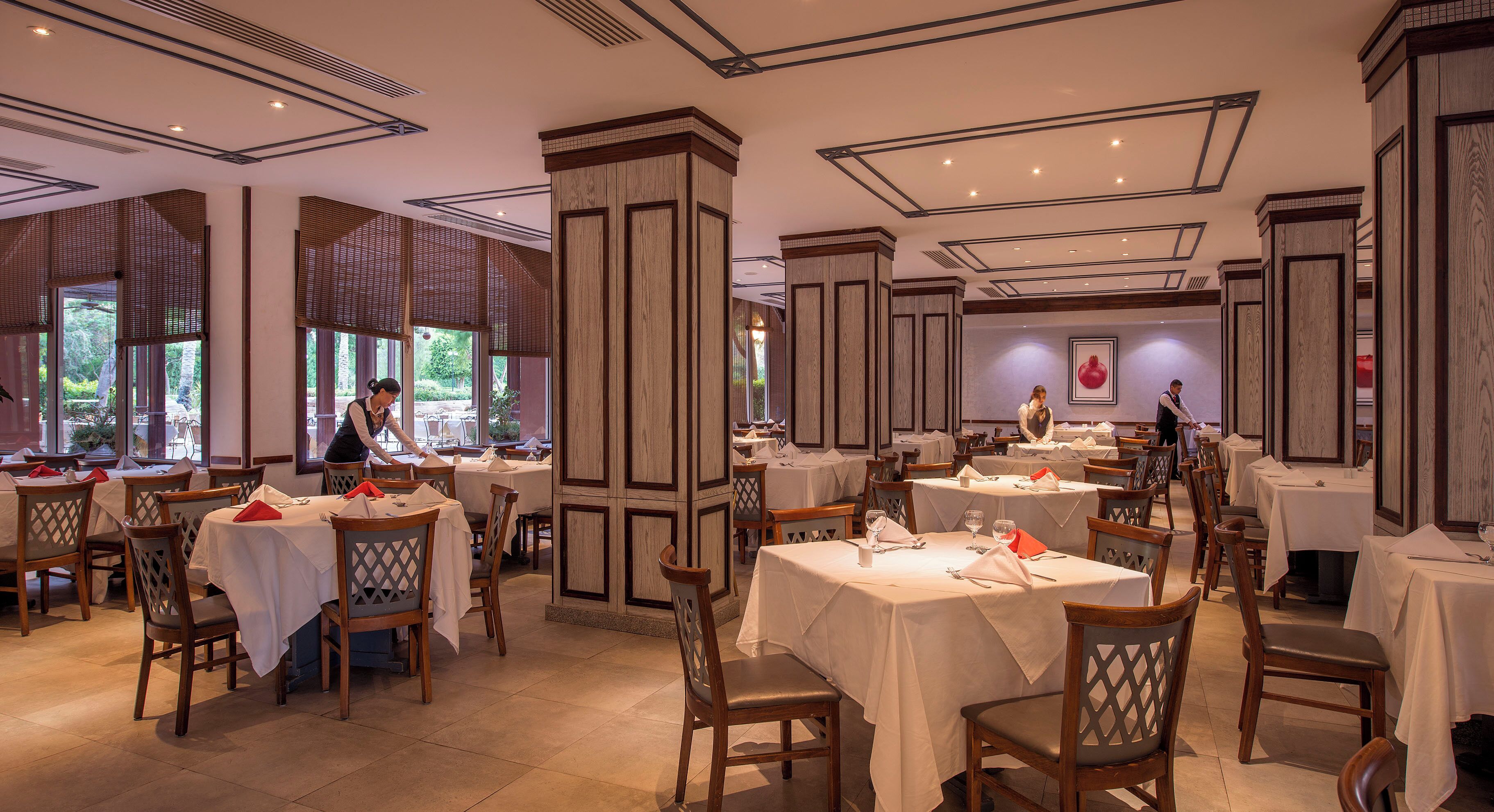 3 restaurants, breakfast, lunch, dinner served; asian cuisine