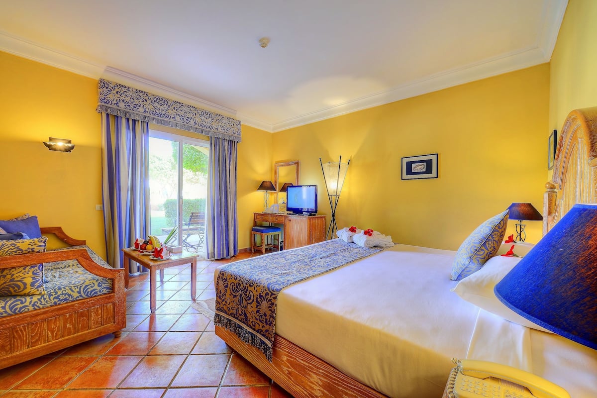 1 bedroom, premium bedding, select comfort beds, minibar