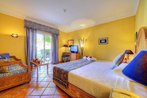 Bộ đồ giường cao cấp, nệm Select Comfort, minibar 