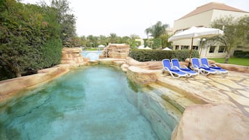 6 outdoor pools, open 8:00 AM to 5:00 PM, pool umbrellas