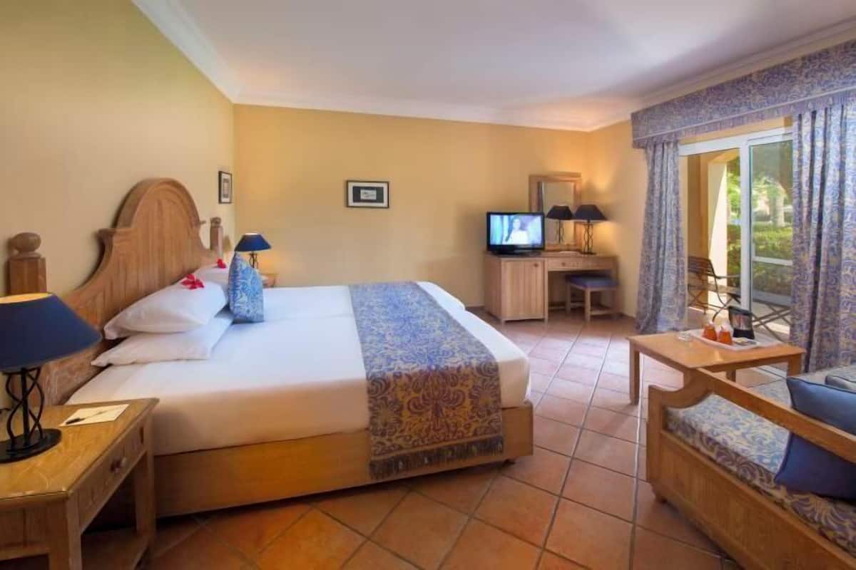 1 bedroom, premium bedding, Select Comfort beds, minibar