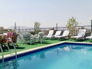 Outdoor pool - Royal House (Luxor)