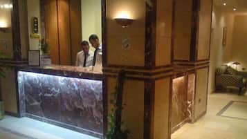 Quầy tiếp tân