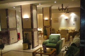 Lobby sitting area - Royal House (Luxor)