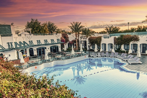 2 outdoor pools, pool umbrellas, sun loungers