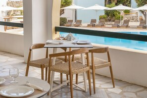 Breakfast, lunch and dinner served - Hotel Asteras Paradise (Paros)