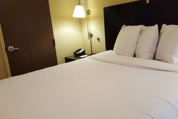 1 bedroom, desk, laptop workspace, blackout curtains