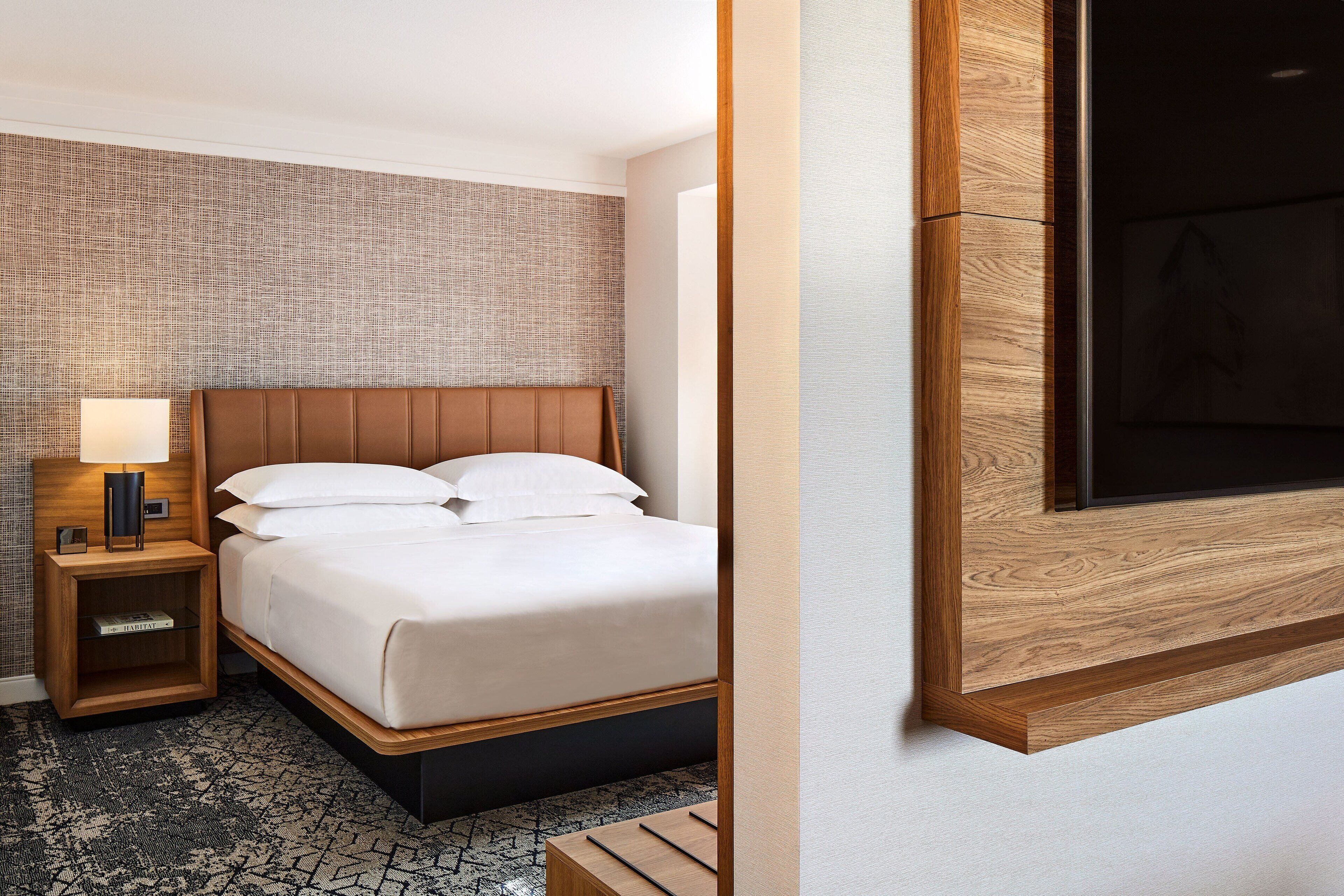 presidential suite, 1 bedroom, non smoking, city view | 1 bedroom, hypo-allergenic bedding, down duvets, in-room safe