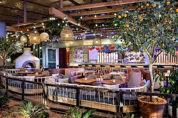 2 restaurants, breakfast served at Sheraton Phoenix Downtown