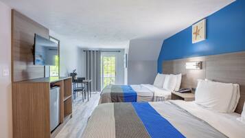 Deluxe Room, 2 Queen Beds, Non Smoking