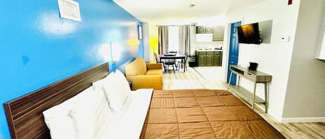 Deluxe Studio, Non Smoking | Free WiFi, bed sheets