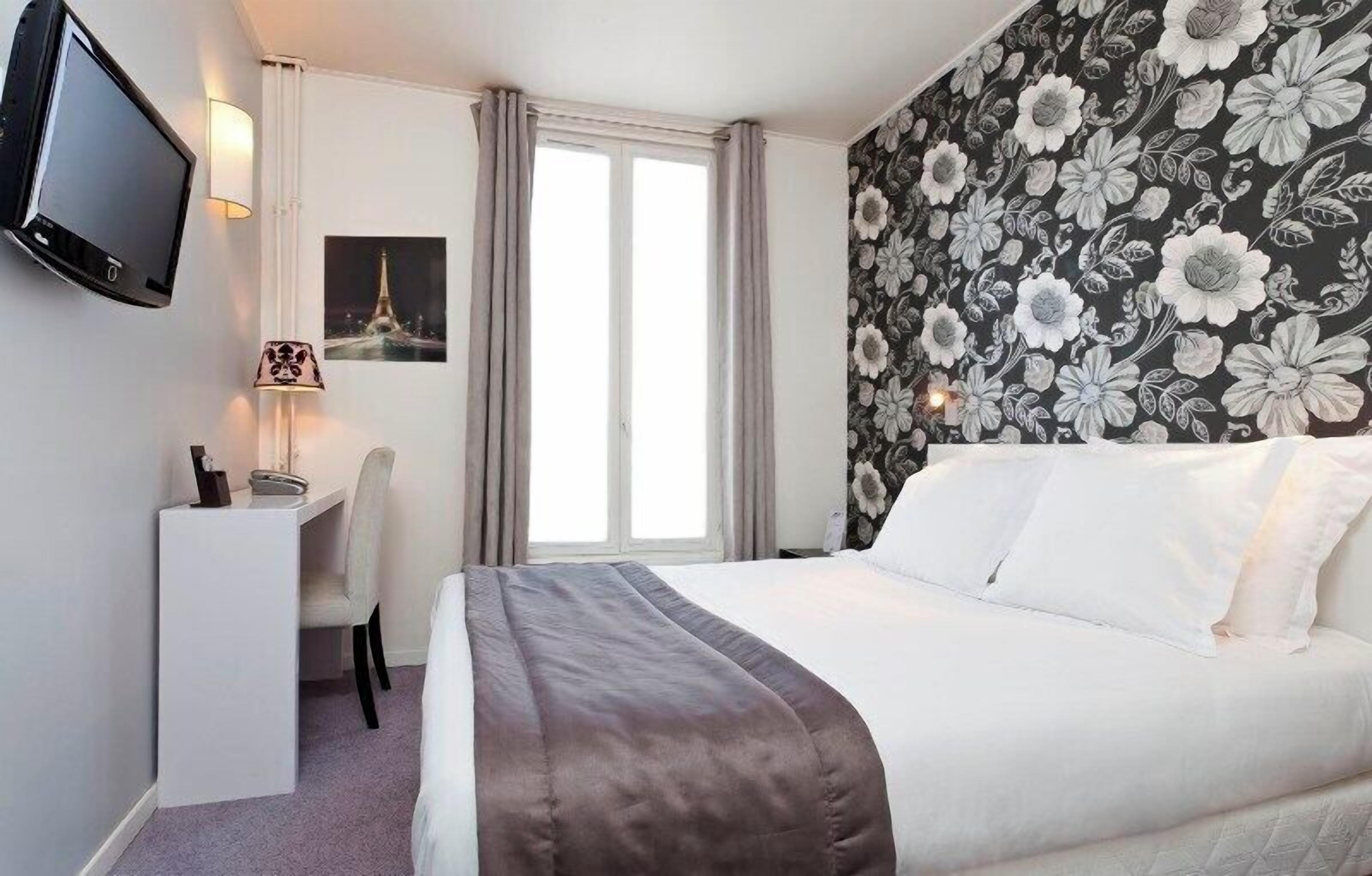 Egyptian cotton sheets, premium bedding, Select Comfort beds, minibar