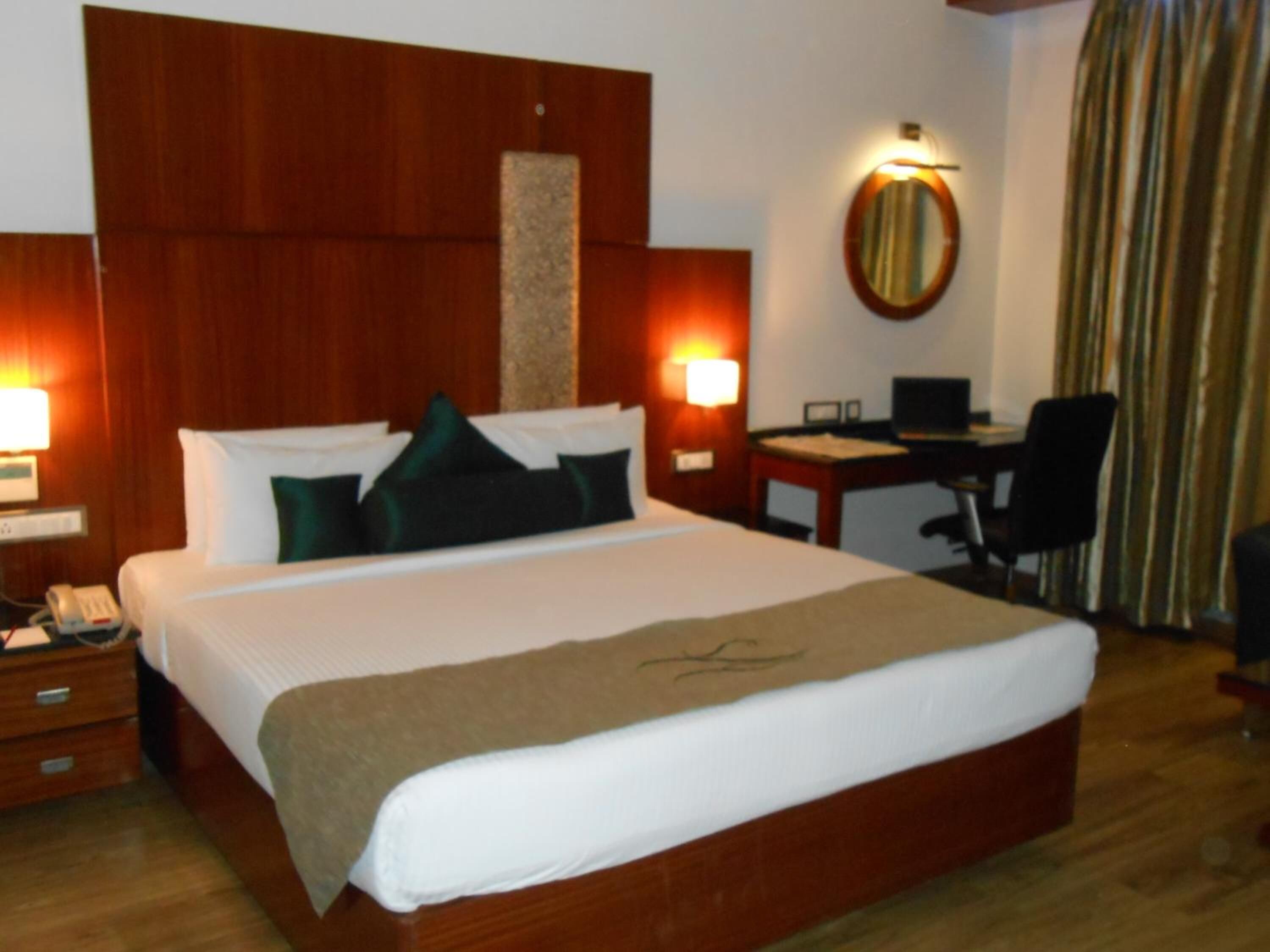 1 bedroom, minibar, in-room safe, desk