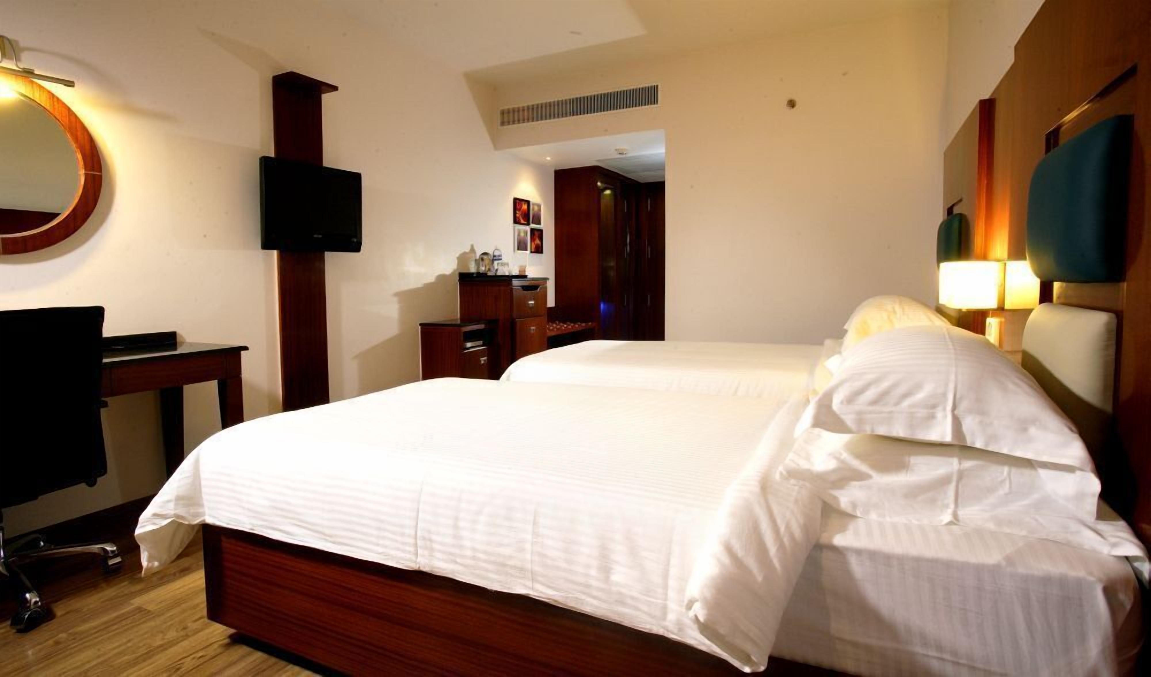 1 bedroom, minibar, in-room safe, desk