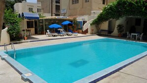 Outdoor pool - Hotel Faidherbe (Dakar)