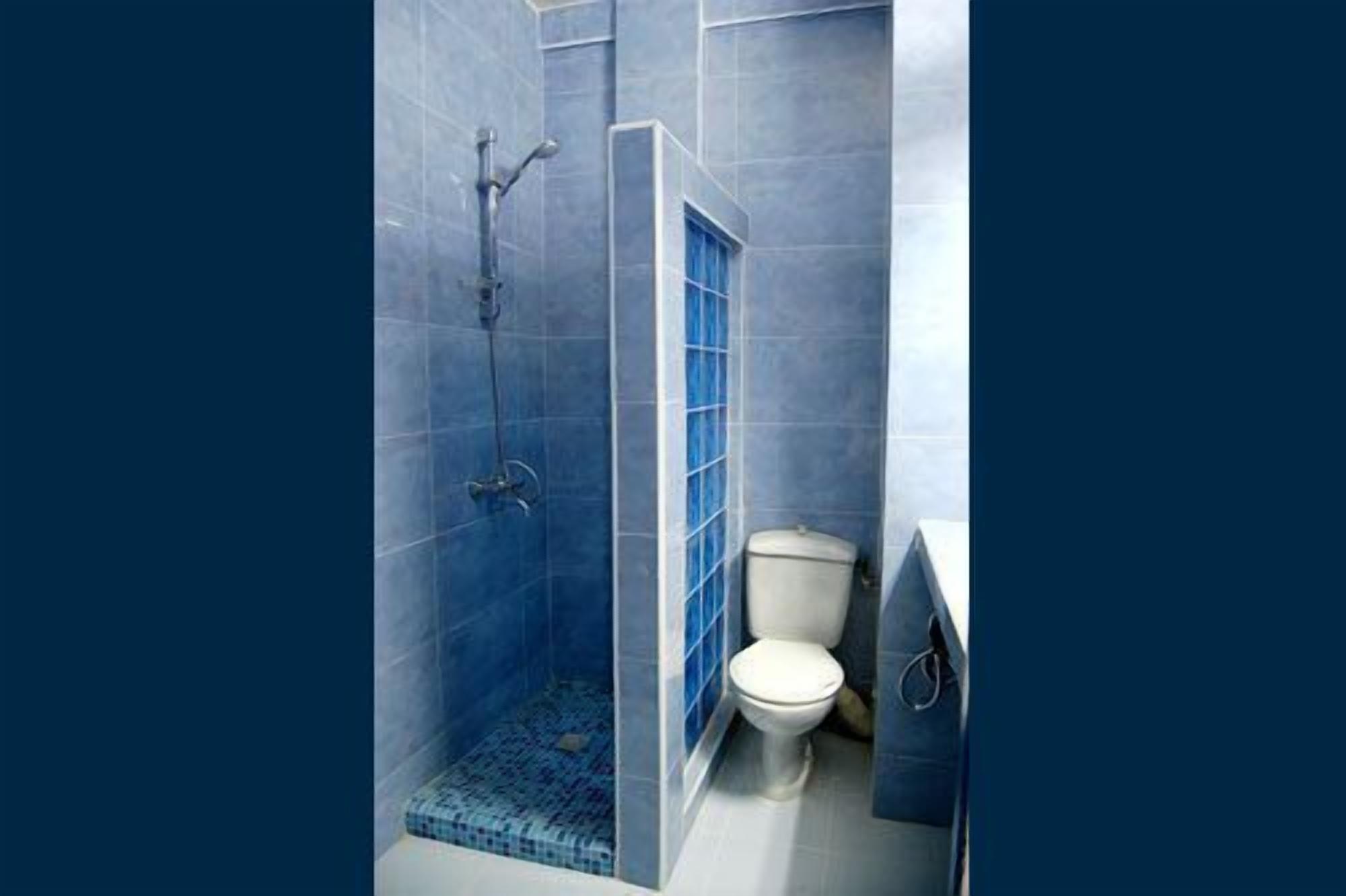 Badewanne und Dusche (separat), Handtücher