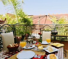 Desayuno completo incluido todos los días 