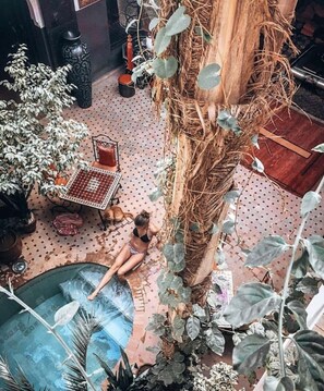 Indoor pool, pool loungers