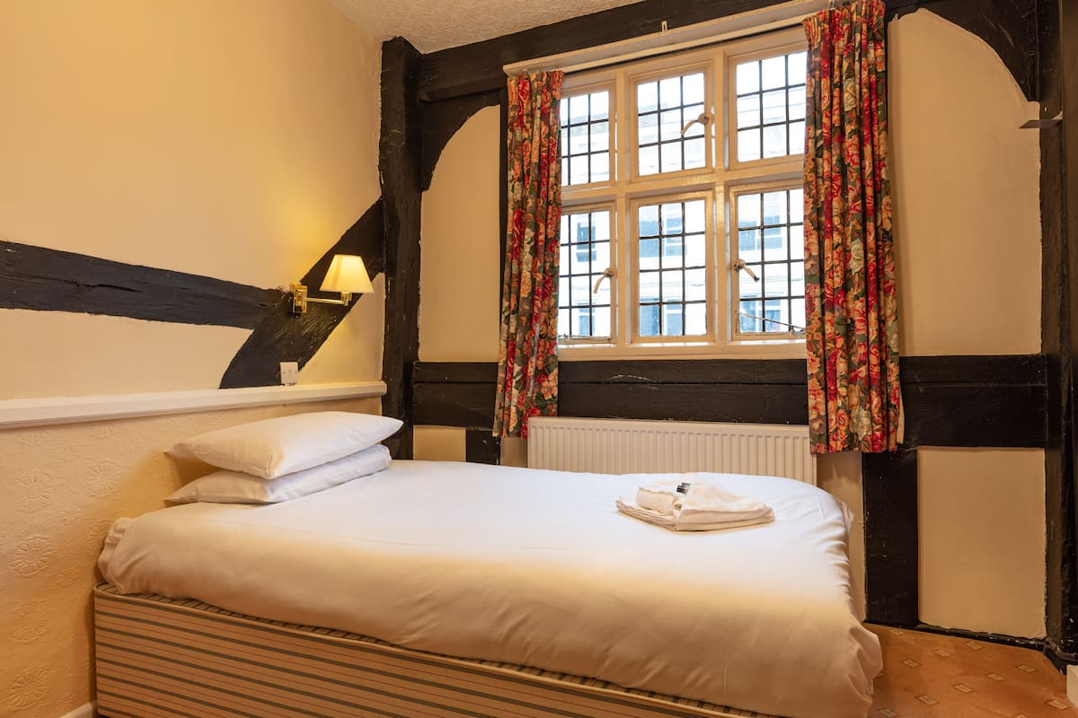 Desk, iron/ironing board, free WiFi, bed sheets