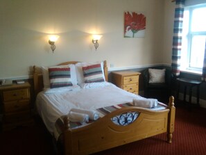 Suite, Sea View | Desk, iron/ironing board, cribs/infant beds - Monarch Hotel (Bridlington)