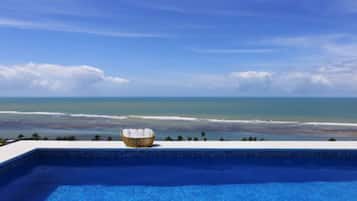 2 piscinas al aire libre, sombrillas, tumbonas