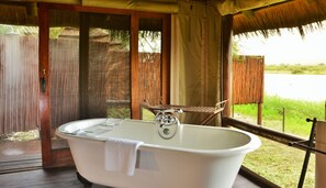 Bathroom - Shishangeni Lodge, Kruger National Park (Nkomazi)