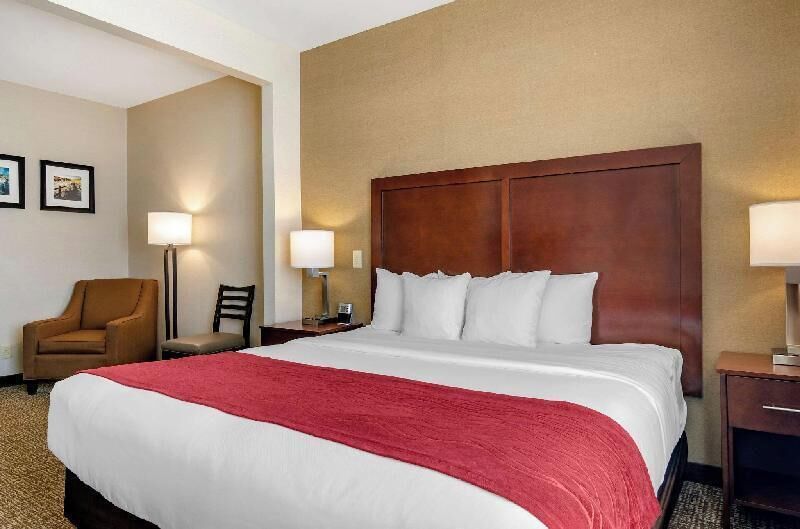 In-room safe, desk, laptop workspace, iron/ironing board