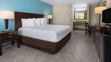 Standard Room, 1 King Bed, Accessible, Non Smoking (Bathtub w/ Grab Bars) | Free WiFi, bed sheets