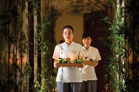 Sauna, hot tub, steam room, body treatments, aromatherapy. Cherish Hotel