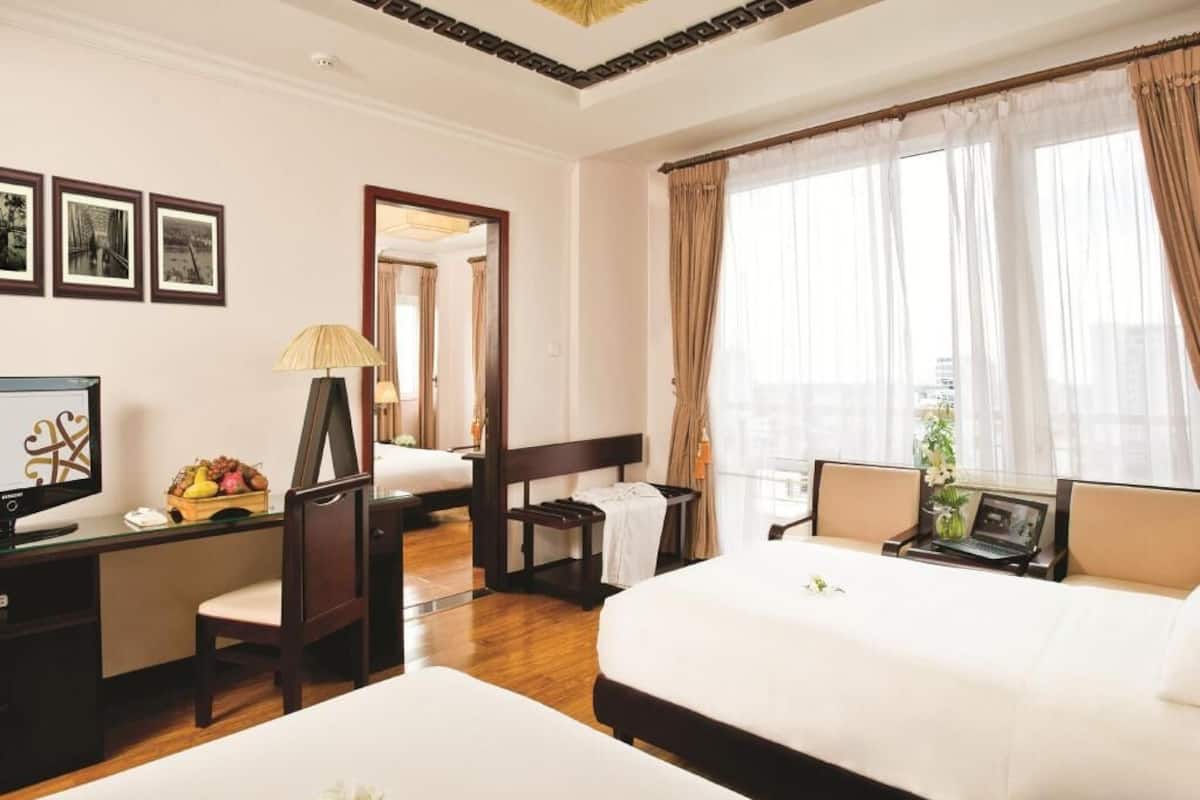 Minibar, in-room safe, desk, soundproofing