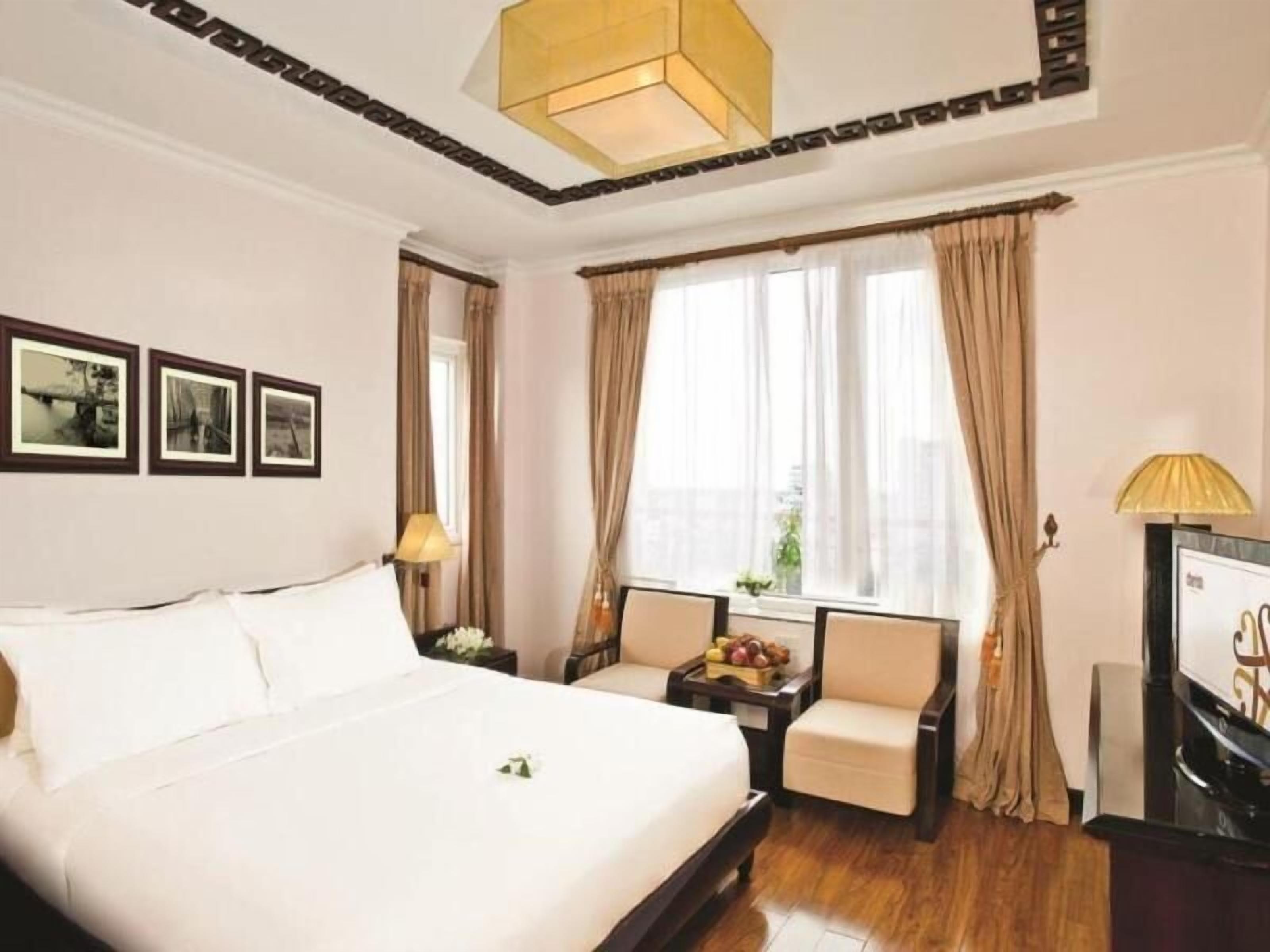 Minibar, in-room safe, desk, soundproofing