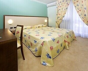 Frette Italian sheets, hypo-allergenic bedding, minibar, in-room safe - Hotel Ristorante Giordano (Cavernago)