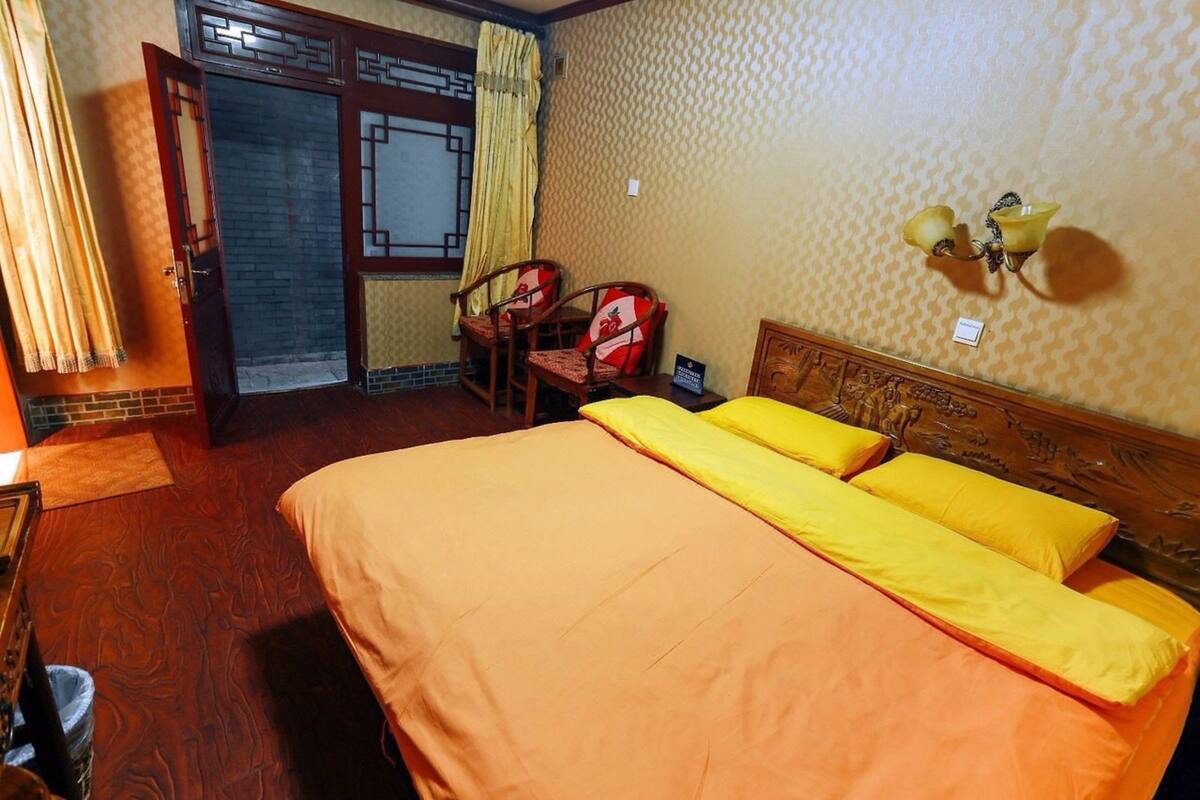 Double Room (Ge Ge Ta) | Desk, blackout drapes, WiFi (free), bed sheets