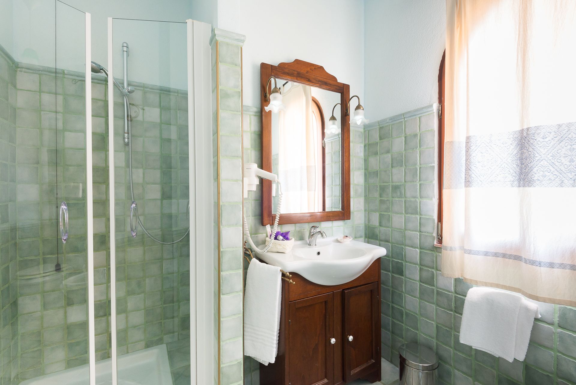 shower, free toiletries, hair dryer, bathrobes