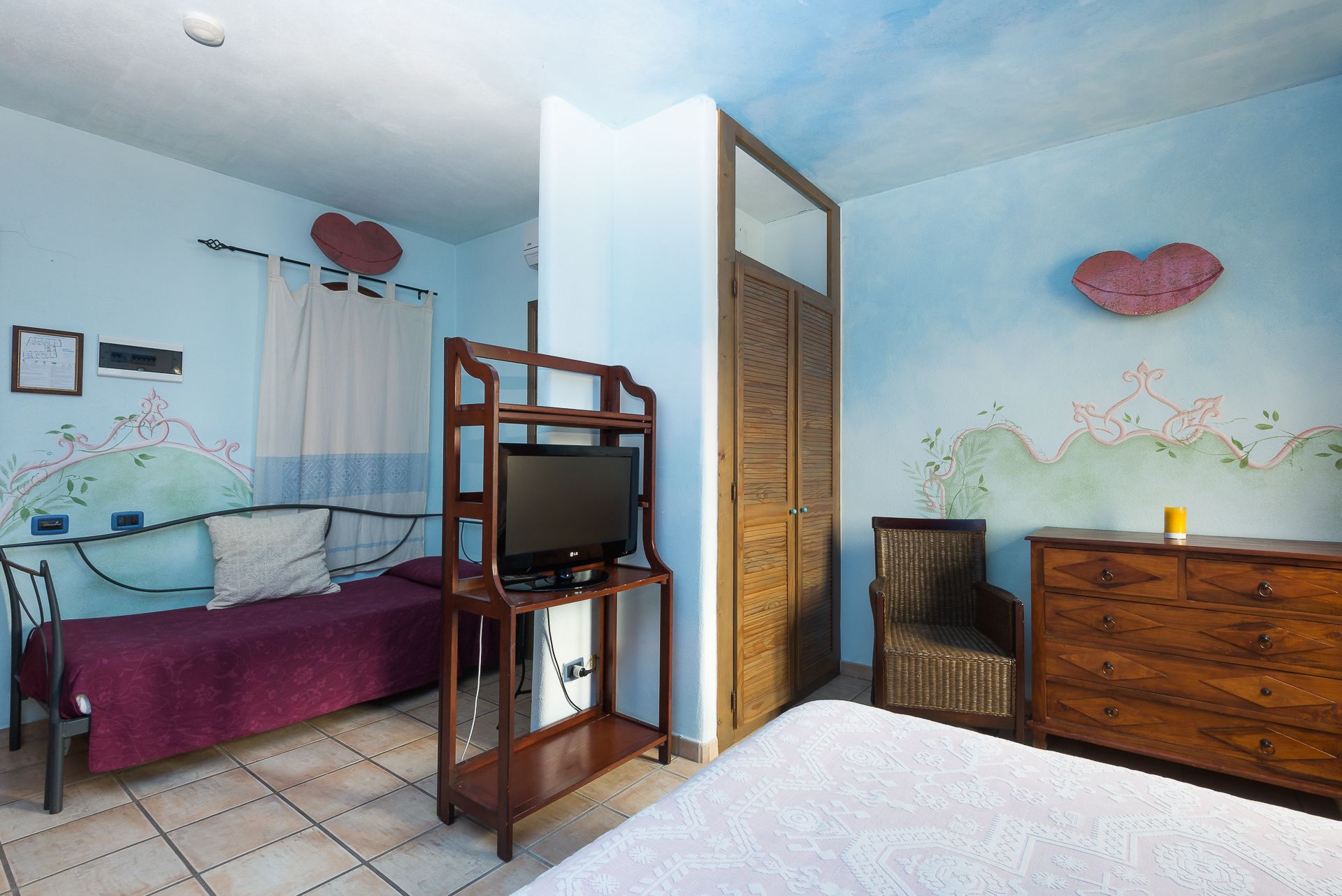 triple room | 1 bedroom, minibar, in-room safe, individually decorated