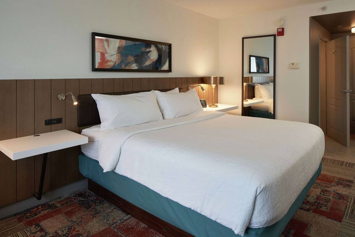 Peralatan tempat tidur premium, gebar bulu kapas, meja 
