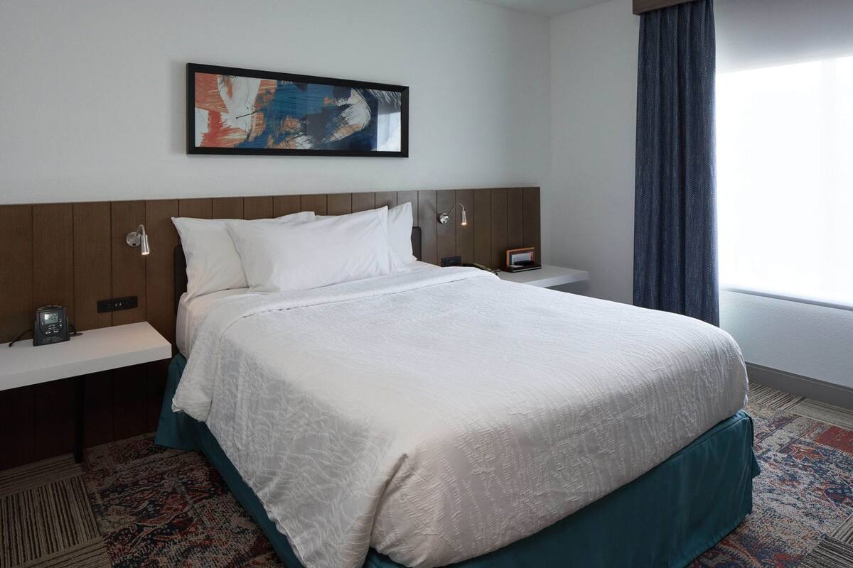 Peralatan tempat tidur premium, gebar bulu kapas, meja 