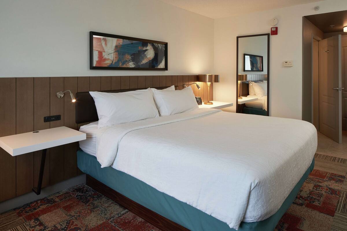 Peralatan tempat tidur premium, gebar bulu kapas, meja 