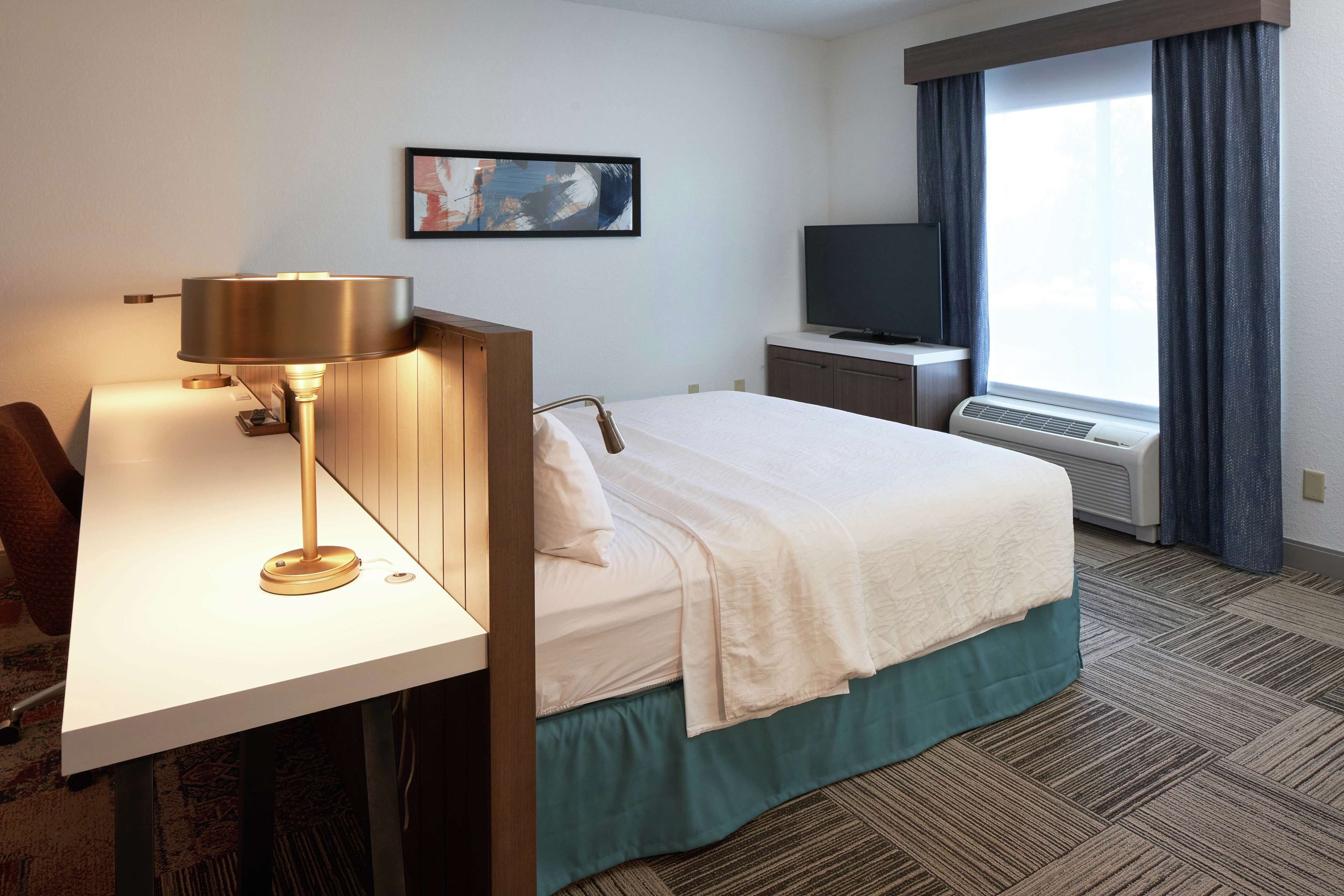 room, 1 king bed, accessible (roll-in shower) | premium bedding, down duvets, desk, laptop workspace